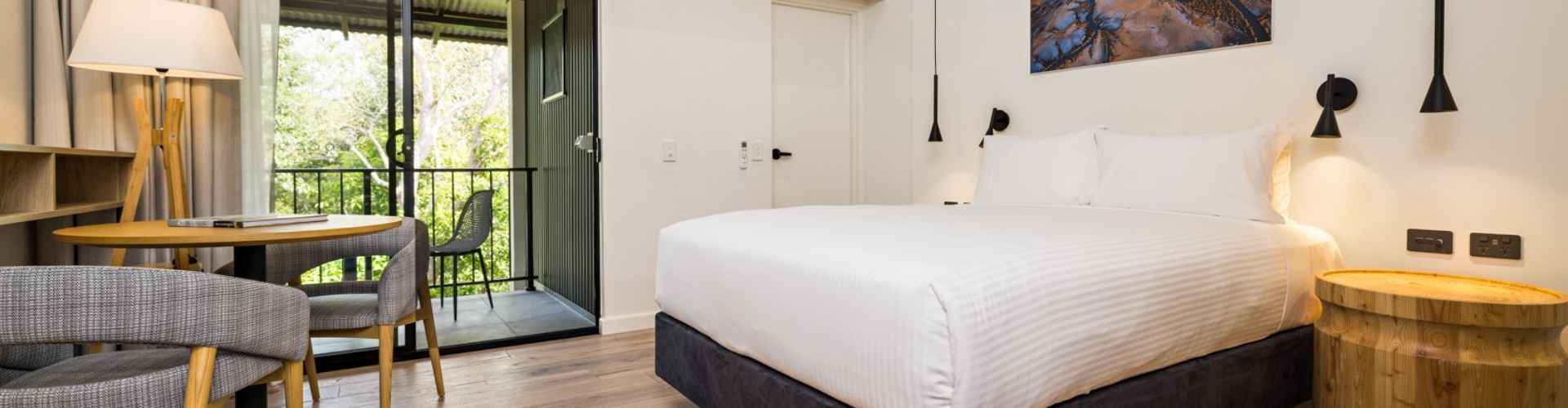 DELUXE Queen SUITE