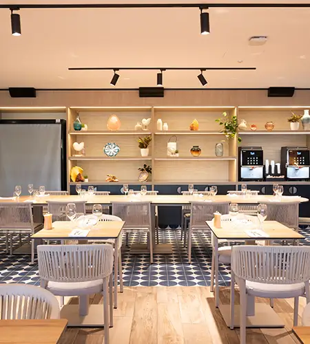 POOLHOUSE BAR & KITCHEN