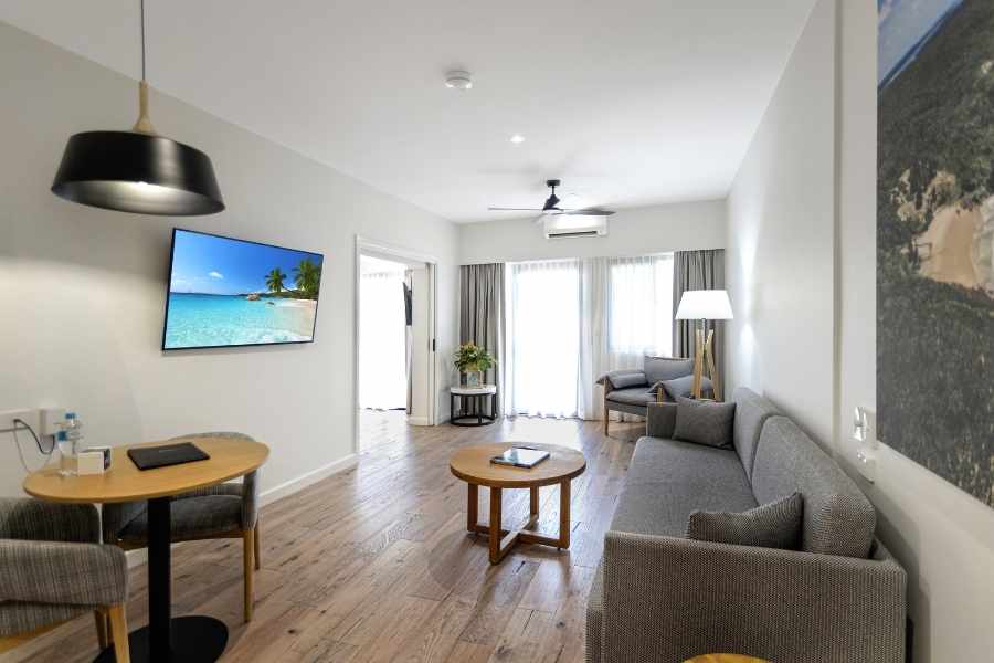 Deluxe King Suites at Mercure Darwin Airport Resort